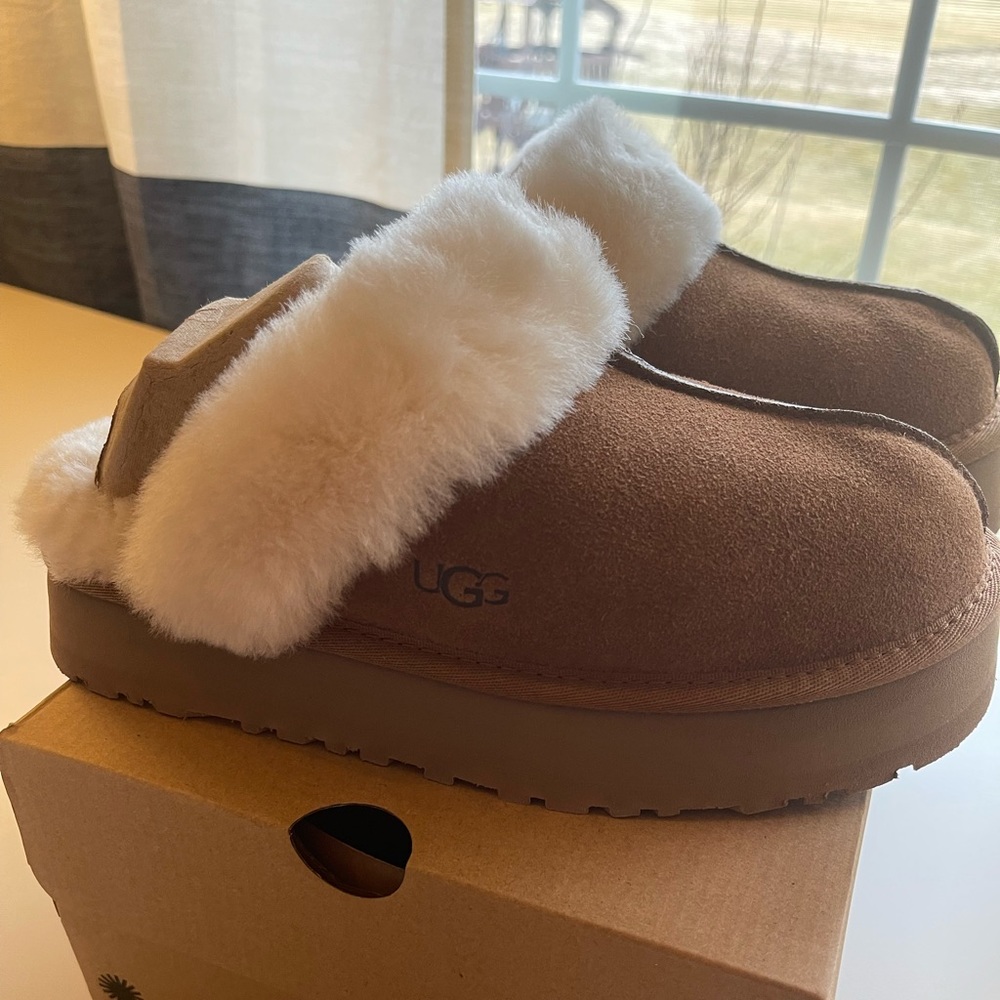 UGG Disquette slipper - brand new in box!